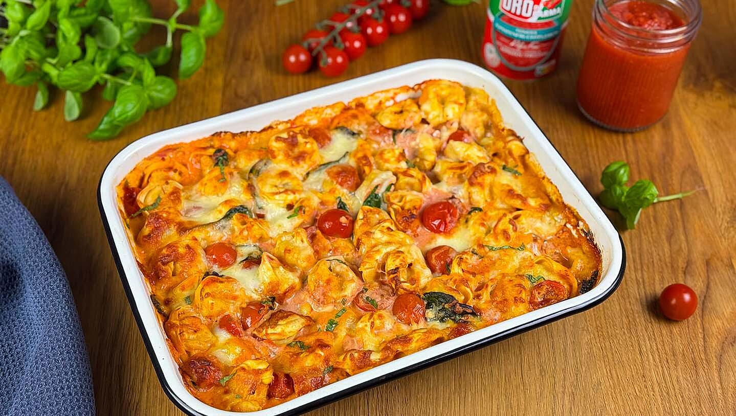 Tortellini Auflauf mit Kirschtomaten und Spinat