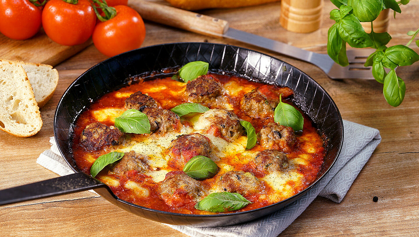 Meatballs with Gratinated Mozzarella