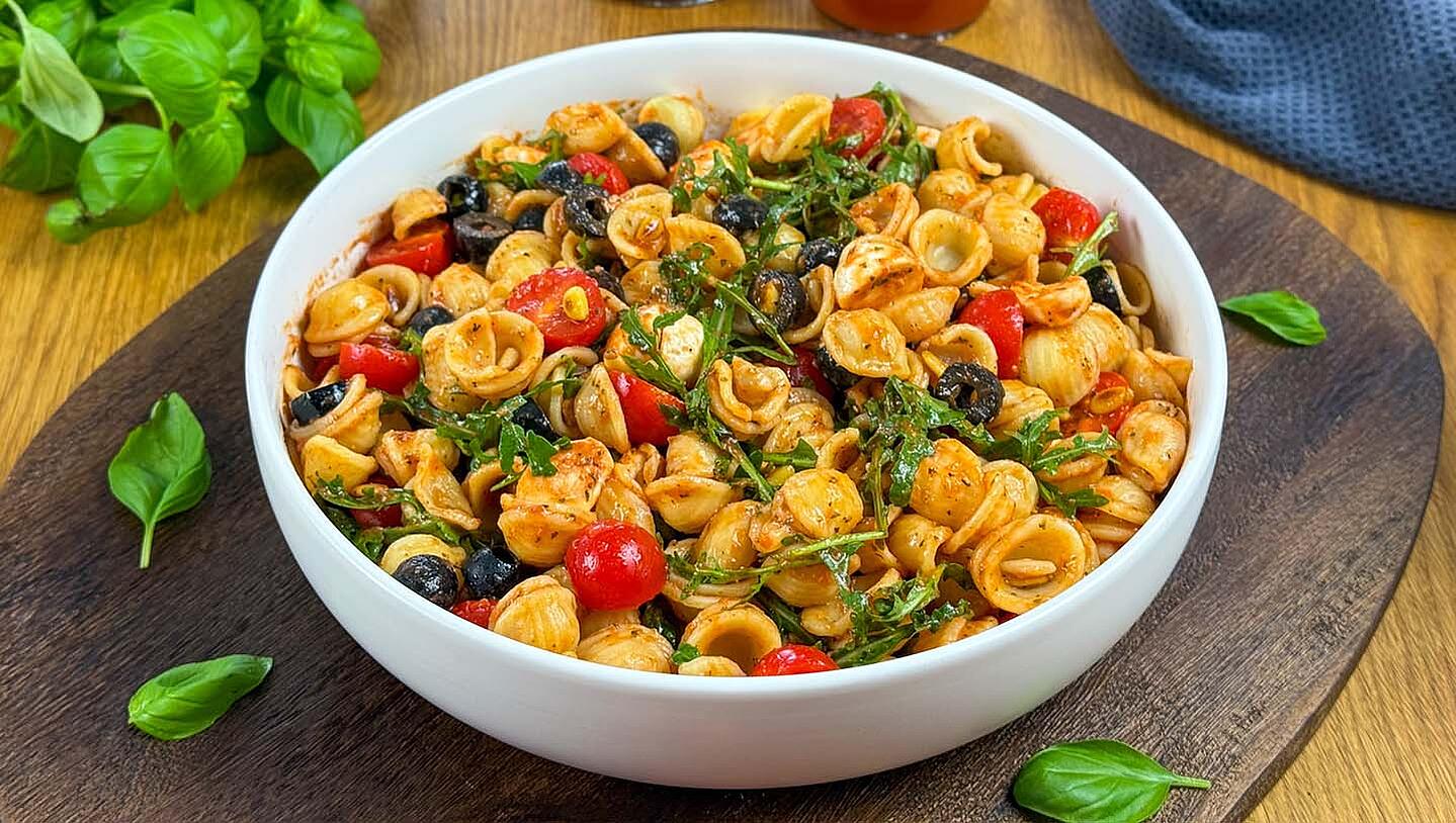 Mediterraner Nudelsalat