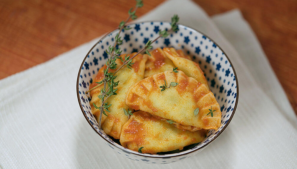 Ravioli with Spinach Leaves