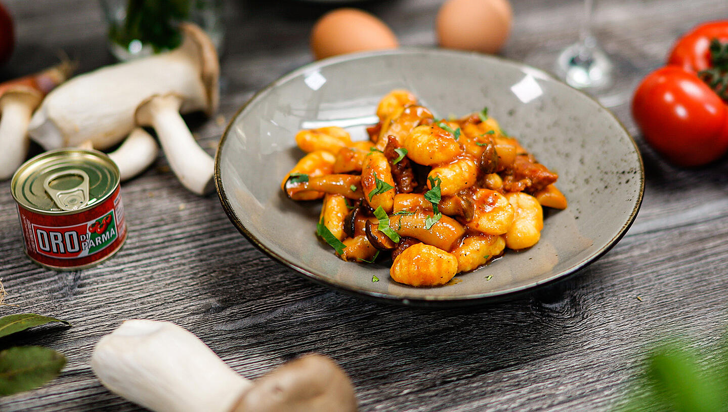 Gnocchi with Mushrooms and Salsiccia 